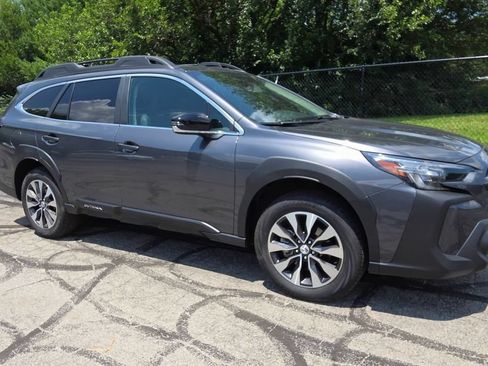 Certified 2025 Subaru Outback Limited AWD/4WD image 2