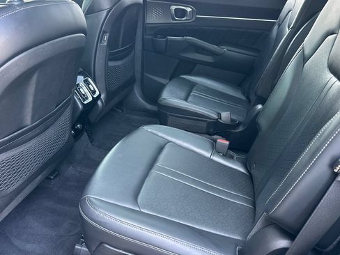 Certified 2023 Kia Sorento SX AWD/4WD image 12