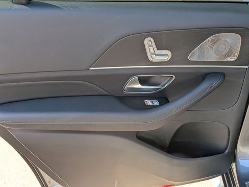Used 2025 Mercedes-Benz GLS 450 4MATIC image 27