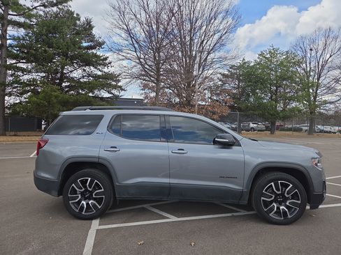 Used 2021 GMC Acadia SLT w/ Elevation Edition image 6