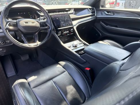 Used 2023 Jeep Grand Cherokee Overland w/ Advanced Protech Group III AWD/4WD image 27