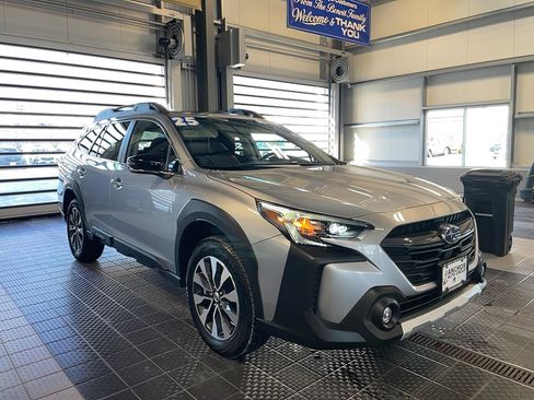 Used 2025 Subaru Outback Limited AWD/4WD image 1