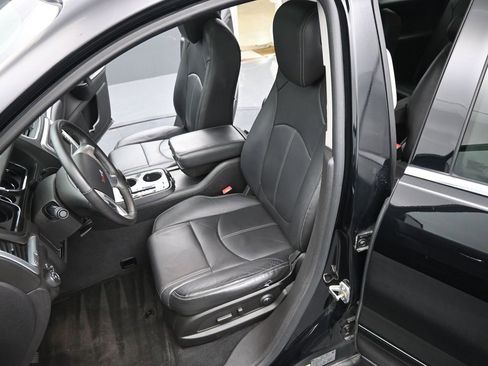 Used 2017 GMC Acadia Limited SLT image 11