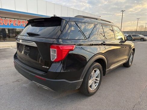 Used 2022 Ford Explorer XLT w/ Equipment Group 202A image 3