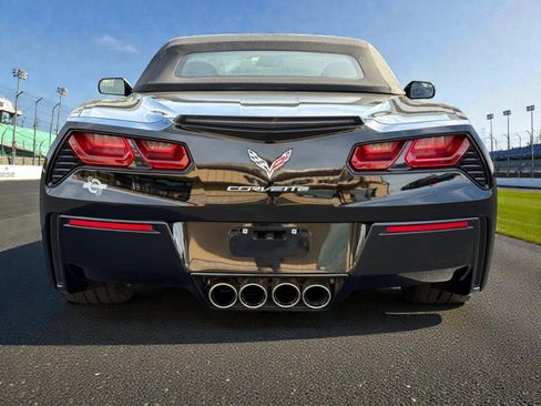 Used 2017 Chevrolet Corvette Stingray w/ 3LT Preferred Equipment Group image 7