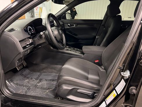 Used 2025 Honda Civic Sport image 9