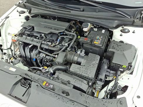 Used 2024 Hyundai Elantra SEL image 27