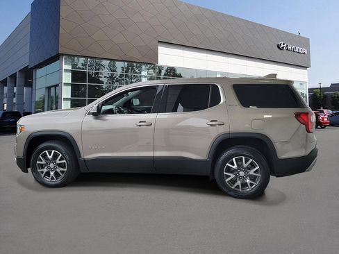 Used 2023 GMC Acadia SLE FWD image 3