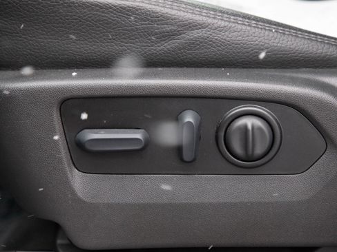 Used 2022 GMC Sierra 3500 Denali w/ Denali Ultimate Package image 21