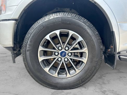 Used 2018 Ford F150 XLT w/ Equipment Group 302A Luxury AWD/4WD image 17