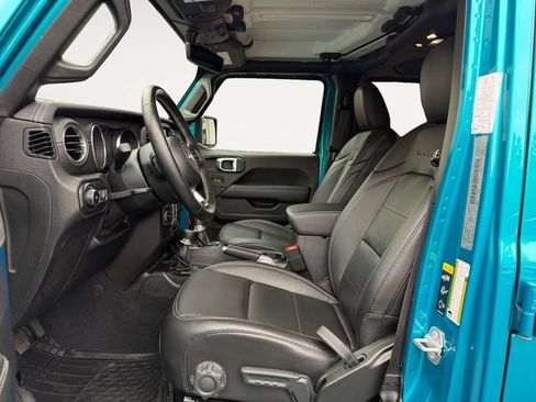 Used 2020 Jeep Wrangler Unlimited Sahara w/ Uconnect 4C Nav & Sound Group AWD/4WD image 9