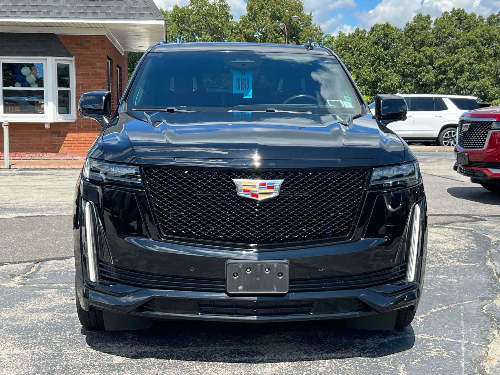 Certified 2023 Cadillac Escalade ESV Sport Platinum AWD/4WD image 2