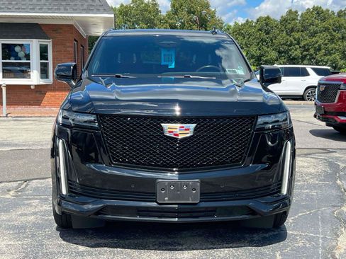 Used 2023 Cadillac Escalade ESV Sport Platinum AWD/4WD image 2