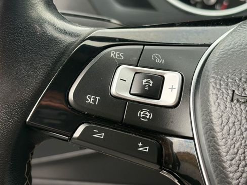Used 2021 Volkswagen Tiguan SEL AWD/4WD image 11