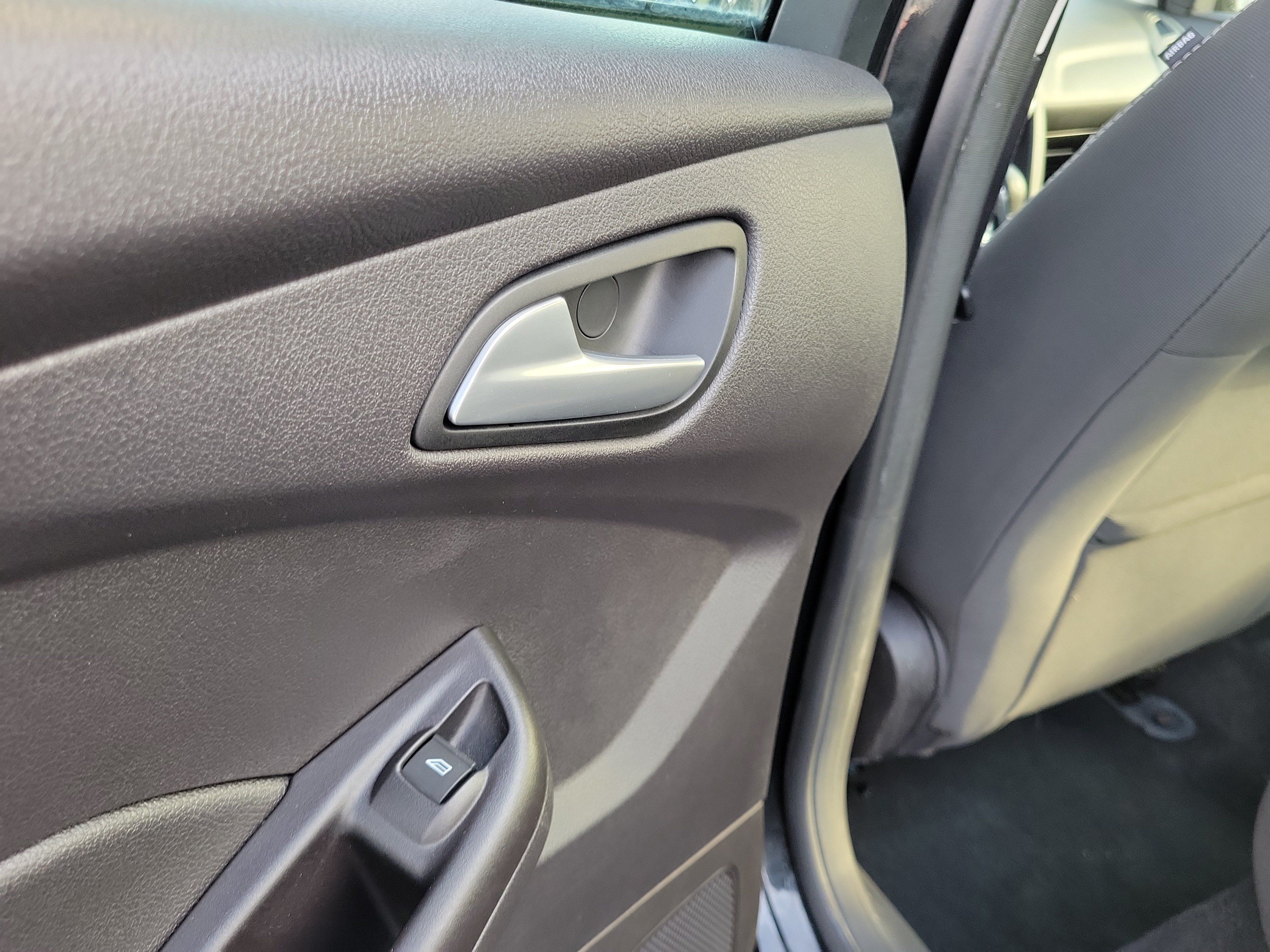 Used 2014 Ford Focus SE FWD image 13