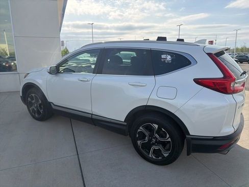 Used 2018 Honda CR-V Touring image 3