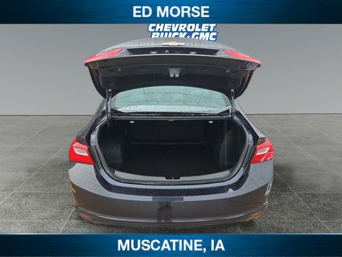 Used 2023 Chevrolet Malibu LT FWD image 18