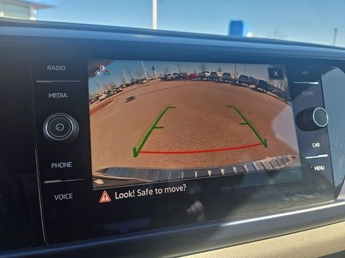 Used 2023 Volkswagen Taos SE w/ Panoramic Sunroof Package image 27