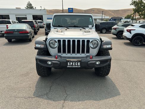 Used 2023 Jeep Gladiator Rubicon w/ Cold Weather Group AWD/4WD image 9
