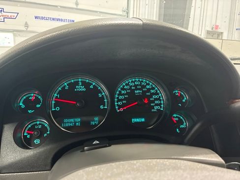 Used 2010 GMC Yukon XL SLT w/ SLT-2 Equipment Package AWD/4WD image 22