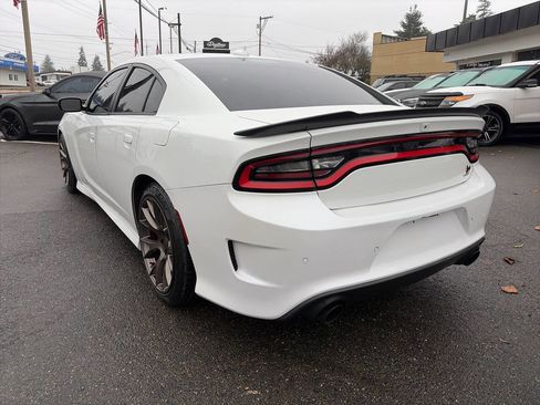 Used 2016 Dodge Charger R/T Scat Pack w/ Technology Group image 3