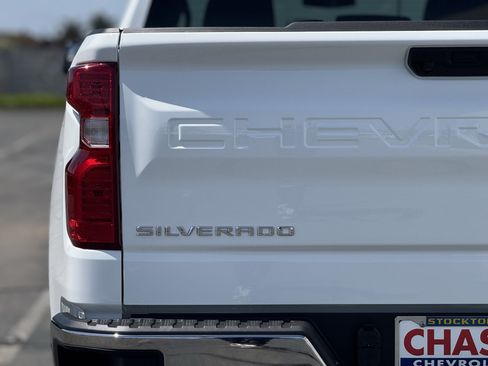 New 2026 Chevrolet Silverado 1500 LT w/ Z71 Off-Road Package AWD/4WD image 7