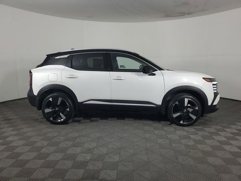 New 2026 Nissan Kicks SR image 3