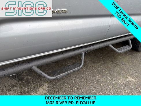 Used 2018 Toyota Tacoma TRD Sport image 11