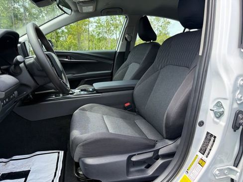 Used 2026 Toyota Camry LE image 9