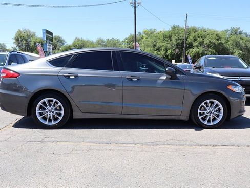 Used 2020 Ford Fusion SE FWD image 18