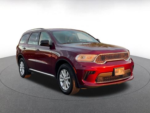 Used 2023 Dodge Durango SXT image 3