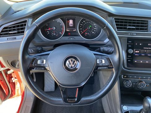 Used 2019 Volkswagen Tiguan SE image 26