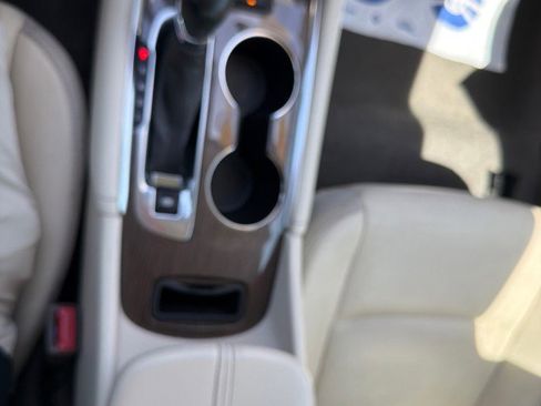 Used 2024 Chevrolet Malibu LT FWD image 38