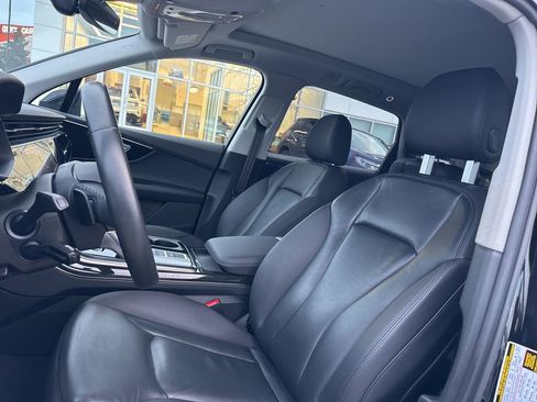Used 2023 Audi Q7 2.0T Premium w/ Convenience Package image 16