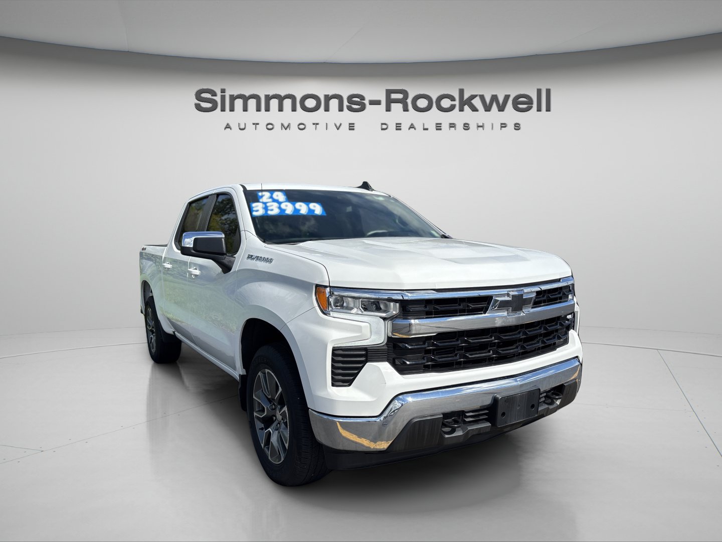 Used 2024 Chevrolet Silverado 1500 LT AWD/4WD image 6