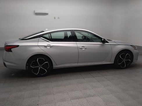 Used 2024 Nissan Altima 2.5 SR FWD image 10