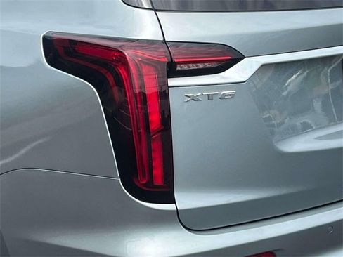 Used 2023 Cadillac XT6 Premium Luxury image 11