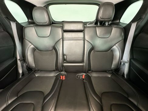 Used 2019 Jeep Cherokee Latitude Plus FWD image 13
