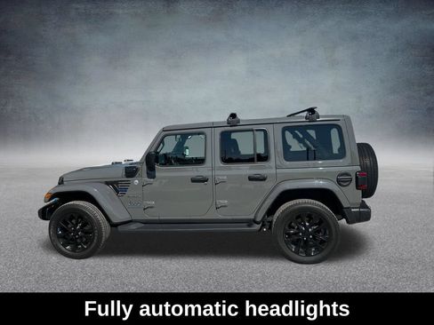 Used 2023 Jeep Wrangler Unlimited Sahara w/ Cold Weather Group AWD/4WD image 18