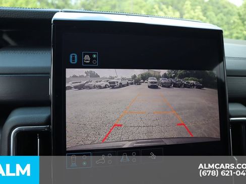 Used 2025 GMC Yukon Denali RWD image 34
