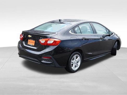 Certified 2017 Chevrolet Cruze LT w/ RS Package FWD image 5