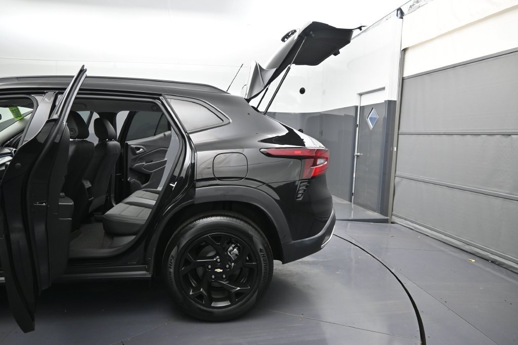 Certified 2026 Chevrolet Trax LT FWD image 12