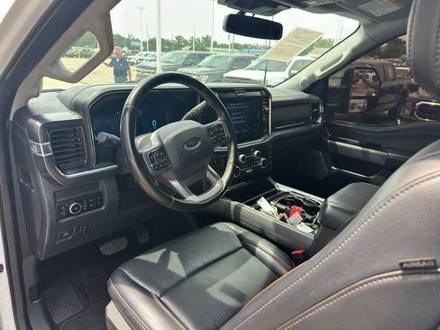 Used 2025 Ford F250 Lariat AWD/4WD image 2