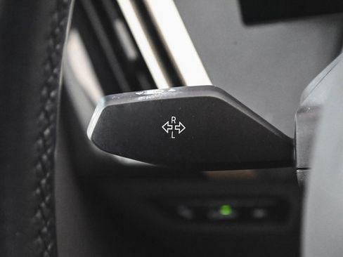 Used 2024 BMW iX xDrive50 w/ Premium Package image 21