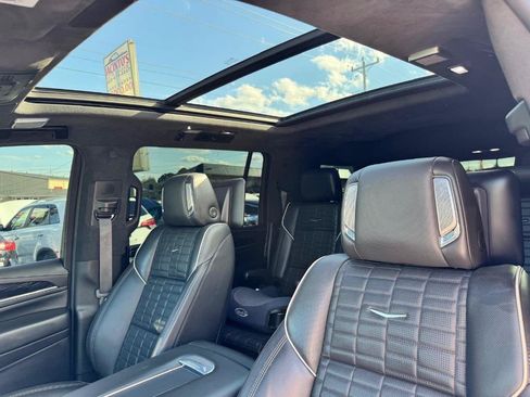 Used 2023 Cadillac Escalade ESV V AWD/4WD image 23