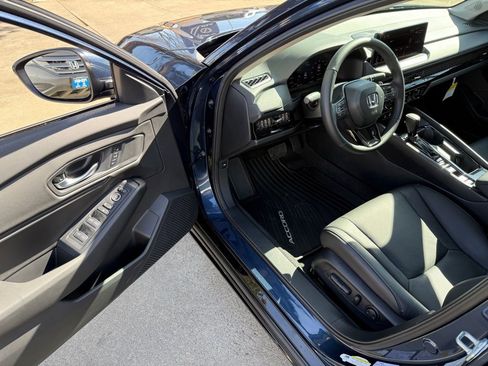 Certified 2025 Honda Accord EX-L image 11