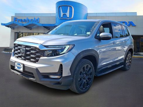 Used 2023 Honda Passport EX-L image 3