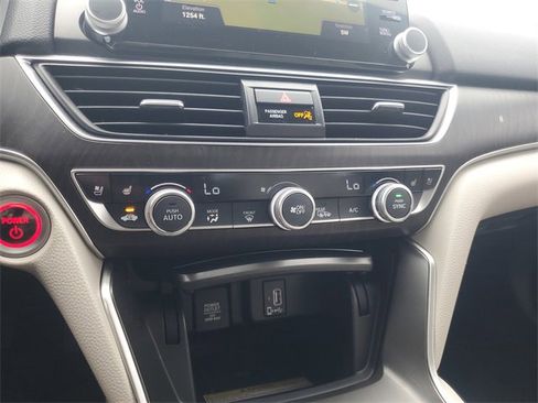 Used 2019 Honda Accord Touring image 24