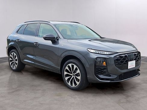New 2026 Audi Q3 quattro 2.0T AWD/4WD image 2
