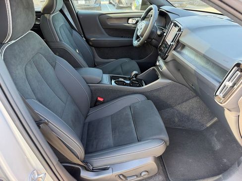 Certified 2023 Volvo C40 P8 Recharge Plus AWD/4WD image 12